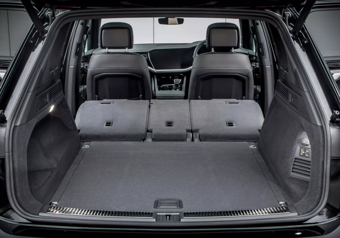 Volkswagen Touareg Boot space